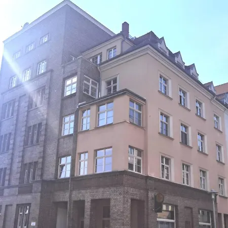 Stilvolle 2-zimmer-unterkunft In * Zwickau