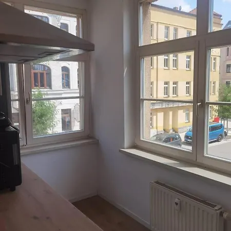Stilvolle 2-zimmer-unterkunft In * Zwickau